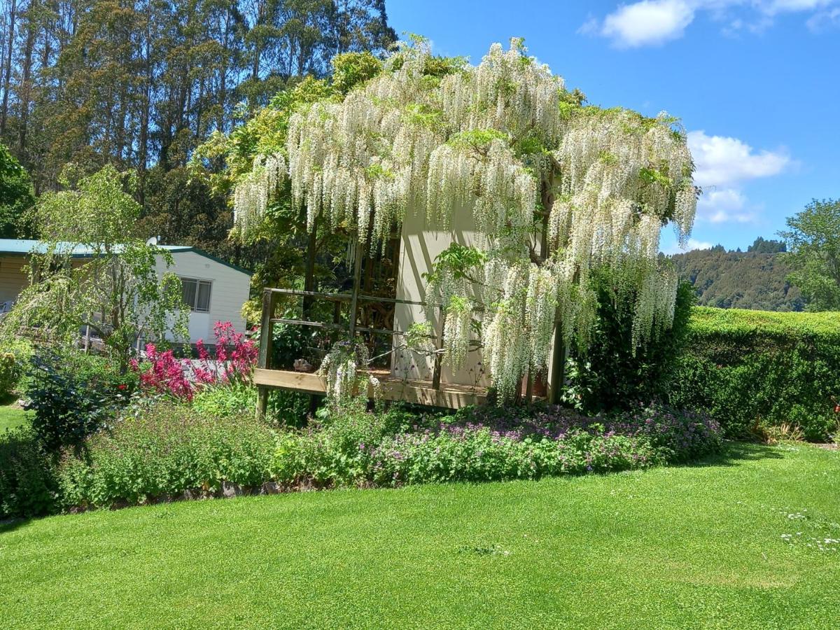 Aramatai Gardens Bed and Breakfast Te Kuiti Buitenkant foto